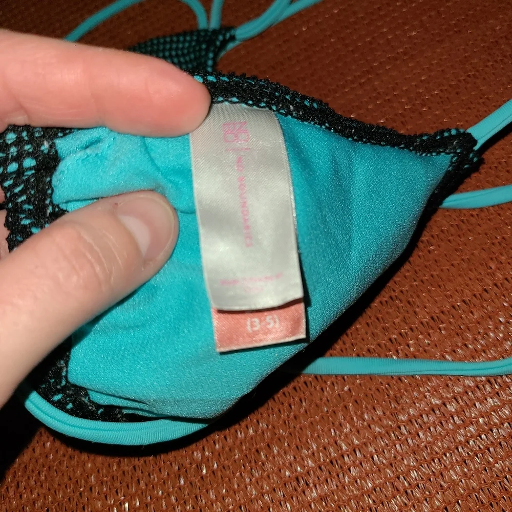 6️⃣2️⃣Black Mesh over Teal Triangle Bikini Top Sz 3-5 Juniors - Picture 5 of 5
